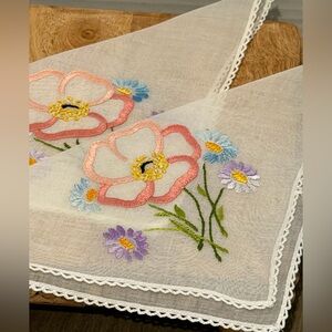 Floral Embroidered Delicate Handkerchiefs set of 2